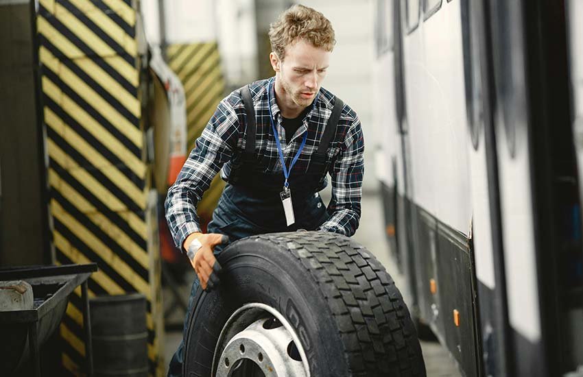 Car tire care: maintenance tips and replacement signs